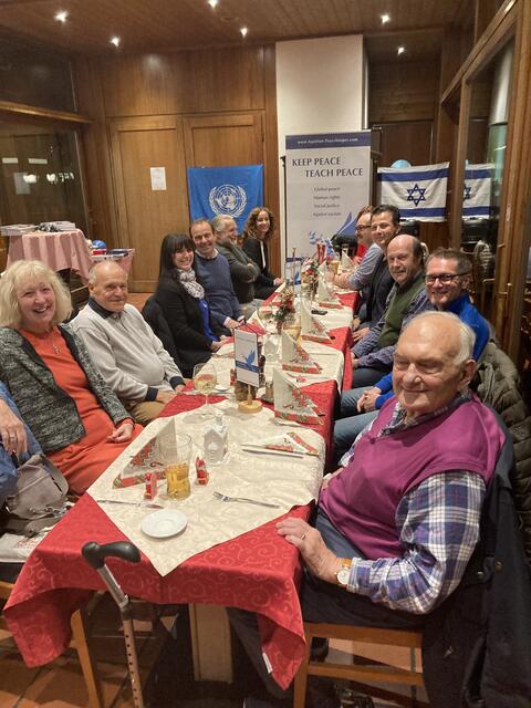 Österreichische Friedenssoldaten - eine sympathische fröhliche Gemeinschaft  | Foto: Gerhard F. Dujmovits - Austrian Soldier of Peace