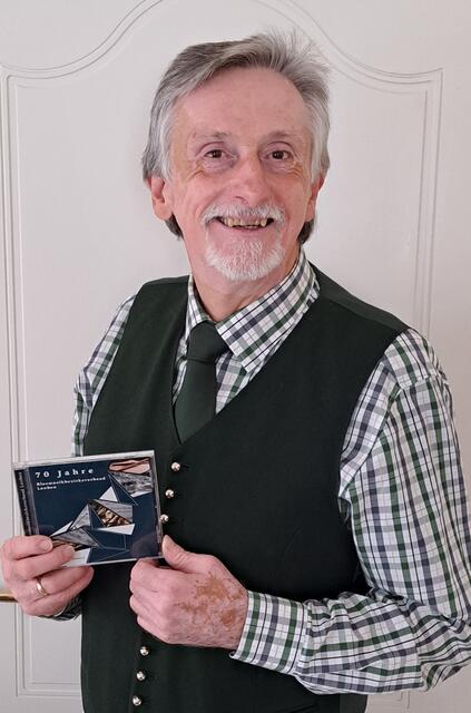 Bezirkskapellmeister Vinzenz Keimel leitete das Projekt "Musik-CD" des Blasmusikbezirksverbandes Leoben und freut sich, diese nun präsentieren zu können.    | Foto: privat