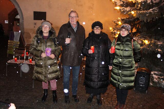 Bgm-Stellv. Julia Schmid, Bgm Christian Margreiter, StR Barbara Schramm-Skoficz und Jacqueline Bilic