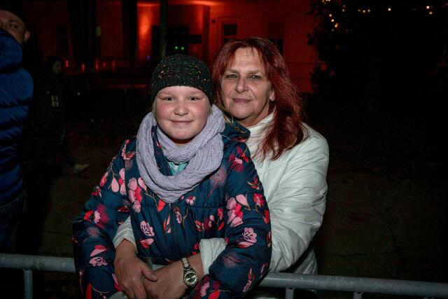 Hatten gleich viel Angst: Clara mit ihrer Oma Christine.