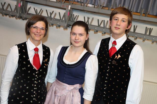 Klaudia Podgornik, Lena Haimburger und Elias Zweytick | Foto: Christopher Polesnig