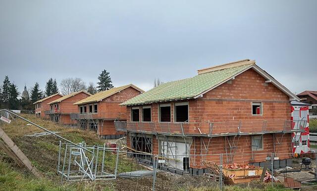 Laut Gemeinde war zuerst nicht klar, welche Art von Wohnraum in der Winklerner Straße und im Lampersbergweg errichtet wird. | Foto: Privat