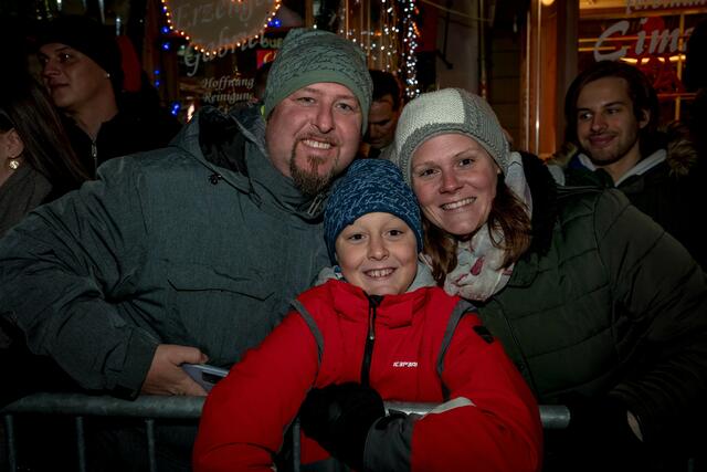 Familie Gutounik, sie betreiben die Cafe-Bar 188 in Pörtschach, sind echte Krampusfans.