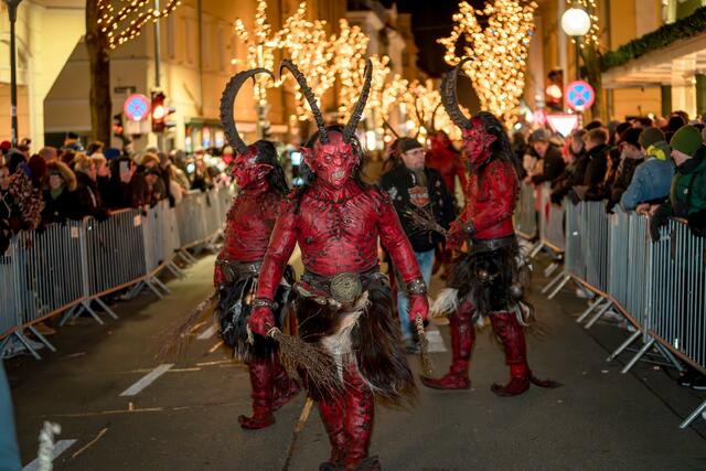 740 Krampusse, Hexen und andere Sagengestalten verwandelten Klagenfurt in einen Hexenkessel.