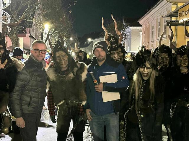 Bgm. Helmut Linhart und Organisator Matthias Pichler mit den Teilnehmerinnen und Teilnehmern. | Foto: Stadtgemeinde Köflach