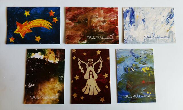 Die Bilder von Viktoria Hofbauer, Jakob Kastner, und Leopold Jager (oben v. l.) sowie Daniela Fürst, Alfred Wiesmüller und Sabrina Schmudermayer (unten v. l.) wurden unter Zuhilfenahme von Pinsel, Füßen und Rollstuhl kreiert. | Foto: Michèle Zimmermann