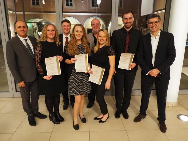 v.l.: Karl Geroldinger, Lisa Rosner, Hermann Pumberger, Brigitte Scharinger, Franz Wachlmayr, Daniela Wiesinger, Martin Brummer und Norbert Hebertinger beim Abschlusskonzert im Melodium Peuerbach. | Foto: BRS