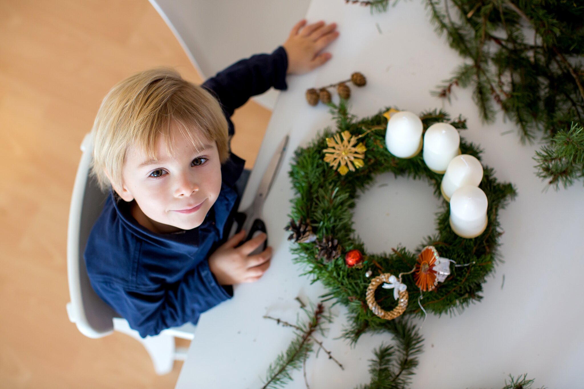 Schritt-fr-Schritt-Anleitung: Adventskranz selber binden  so gelingts -  Enns