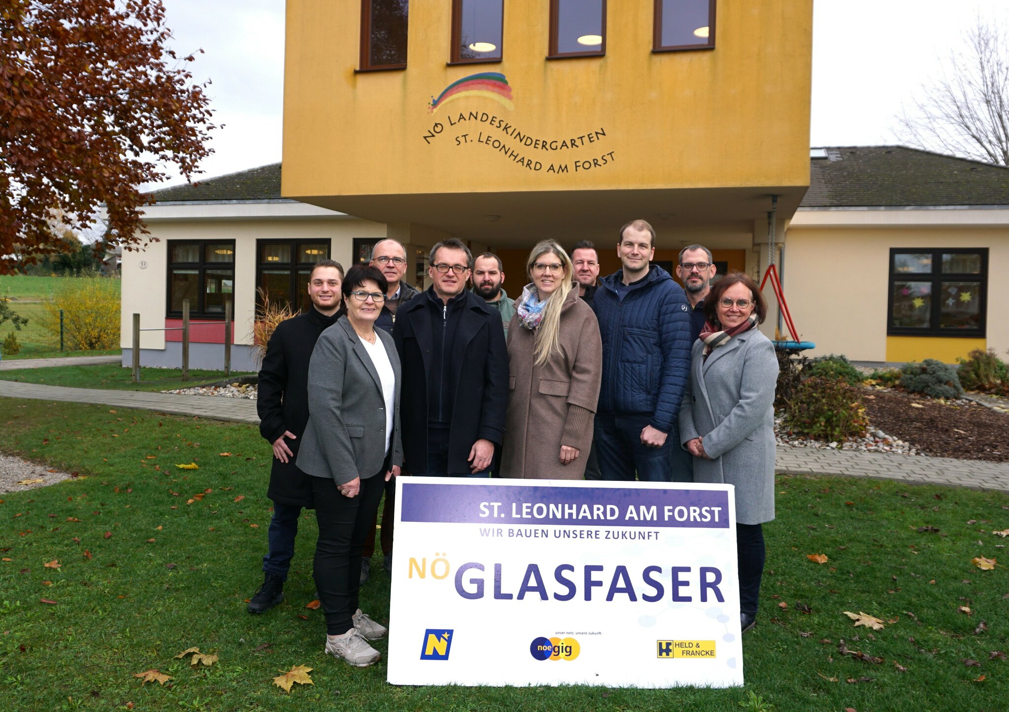  Foto zu Glasfasernetz: Erster Anschluss im Kindergarten St. Leonhard am Forst 