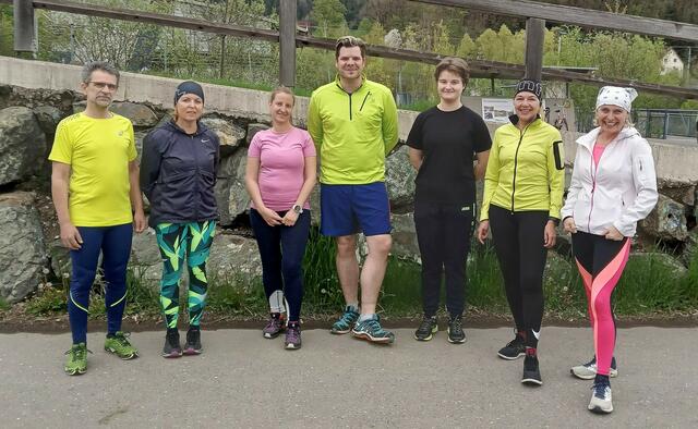Karin Pabel (2.v.l.) ist begeisterte Sportlerin und leitet unter anderem den Langsam-Lauf-Treff in Leoben. | Foto: Jasmine Scheiber