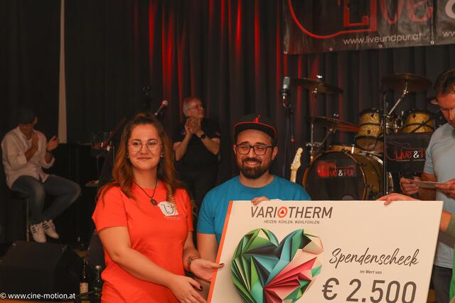 Eine tolle Spende im Rahmen dieser Veranstaltung. | Foto: cinemotion - Ivanek