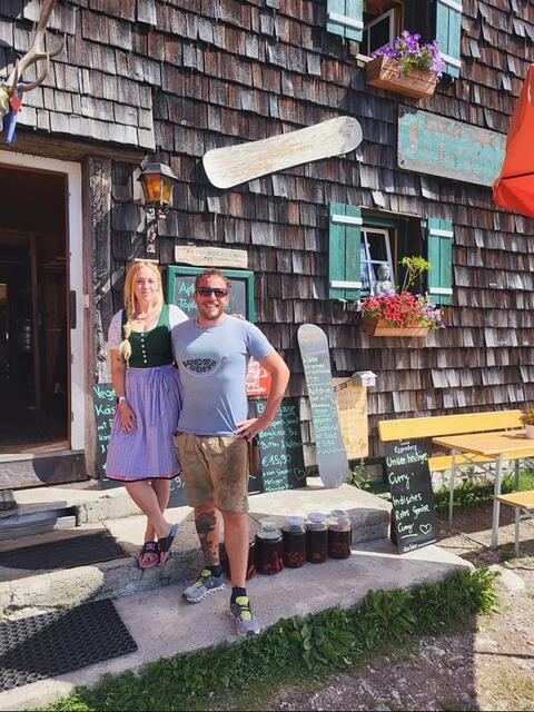 Die Hüttenwirte Sandra Peitli und Andreas Dengg. | Foto: Peitli/Dengg