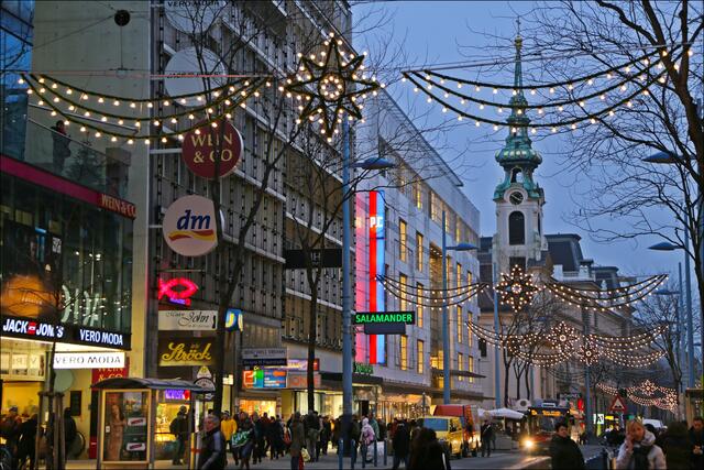 Geschlossene Geschäfte am ersten Adventwochenende – in ganz Österreich finden vom 30.11. bis 3.12. Warnstreiks im Handel statt. | Foto: Anna Dobnik