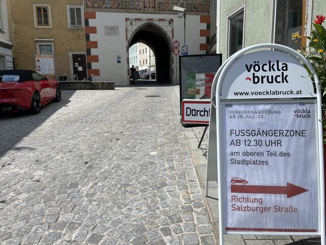 Seit diesem Jahr gilt die neue Verkehrsregelung in der Innenstadt. Damit sind nicht alle glücklich.  | Foto: Silvia Viessmann