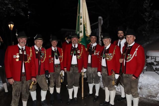Vertreter der Schützenkompanie St. Anton am Arlberg, von links: Hauptmann Norbert Alber, Patrik Praxmarer, Walter Wasle, Christian Strolz, Hermann Gutwenger, Andi Fahrner, Florian Unterberger und Thomas Ruckwied, v.l. | Foto: Elisabeth Zangerl 