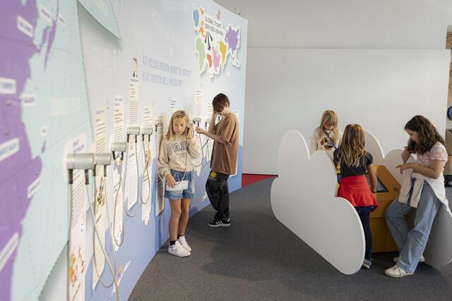 Die aktuelle Mitmachausstellung "Willkommen in der Zukunft!" widmet sich den künftigen Herausforderungen. | Foto: ZOOM Kindermuseum/Natali Glisic
