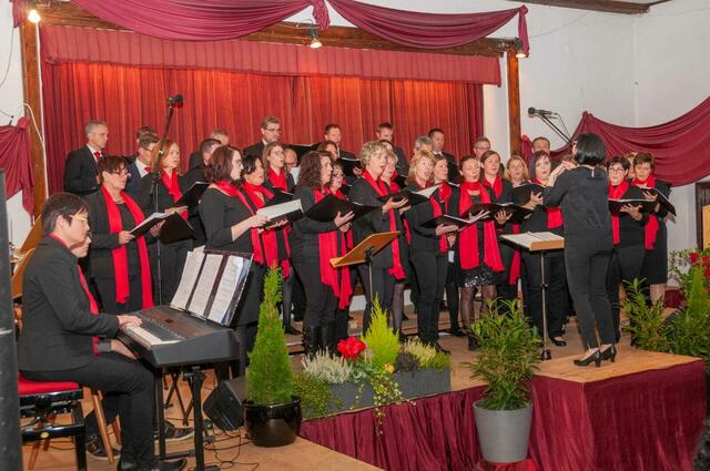 Die Singgemeindschaft Weilbach lädt zum Konzert im Advent in die Pfarrkirche. | Foto: Singgemeinschaft Weilbach