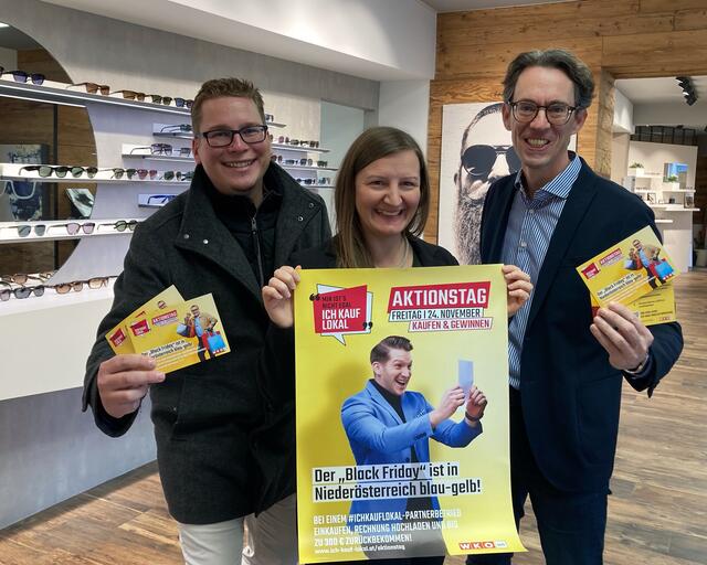 WKNÖ Bezirksstellenobmann-Stv. Sebastian Makoschitz-Weinreich, Verena Bischel (Geschäftsführerin Optik Philipp Bischel, Traiskirchen), Bezirksstellenleiter Andreas Marquardt. | Foto: Bischel
