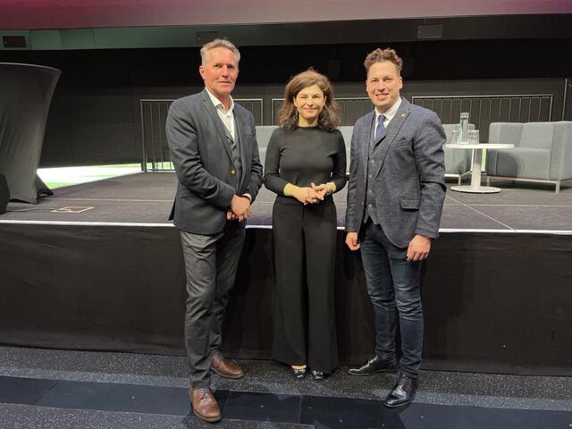 1. Vizebürgermeister von Tulln Wolfgang Mayerhofer, Sektionschefin Maria Ulmer (Sektion V - Digitalisierung und E Government) und Landtagsabgeordneter Bernhard Heinreichsberger. | Foto: Victoria Edlinger
