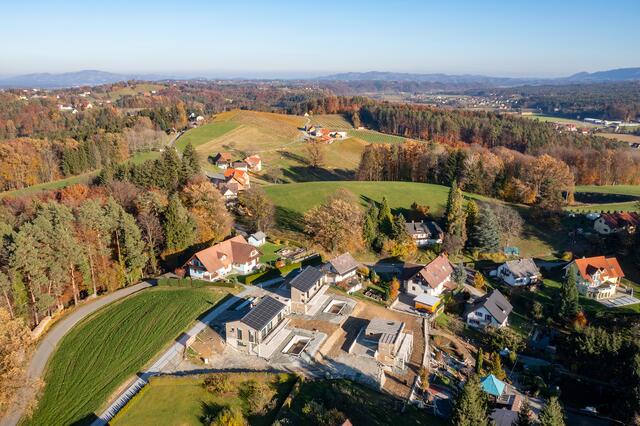Alle Häuser – Blick Richtung Osten – Baufortschritt November 2023 | Foto: JW