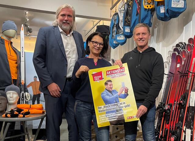 WKNÖ-Bezirksstellenobmann Markus Leopold, Christa und Norbert Strametz (v.l.) | Foto: WKNÖ