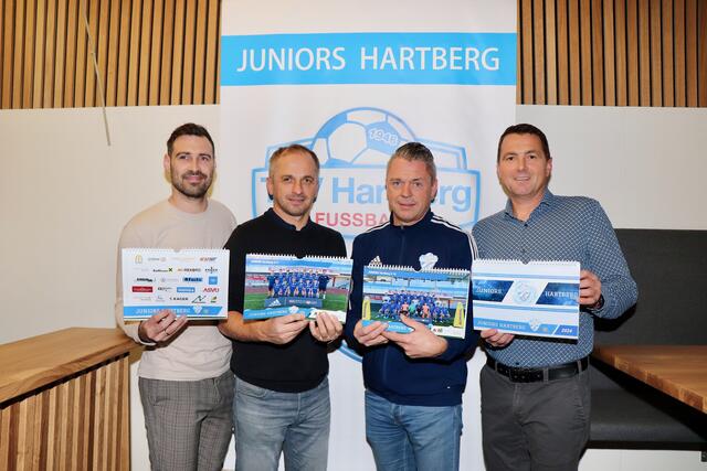 Juniors-Kalenderpräsentation 2024: Martin Kager, Reinhard Rodler, Christian Herbst und Christian Gleichweit (v.l.). | Foto: Alfred Mayer