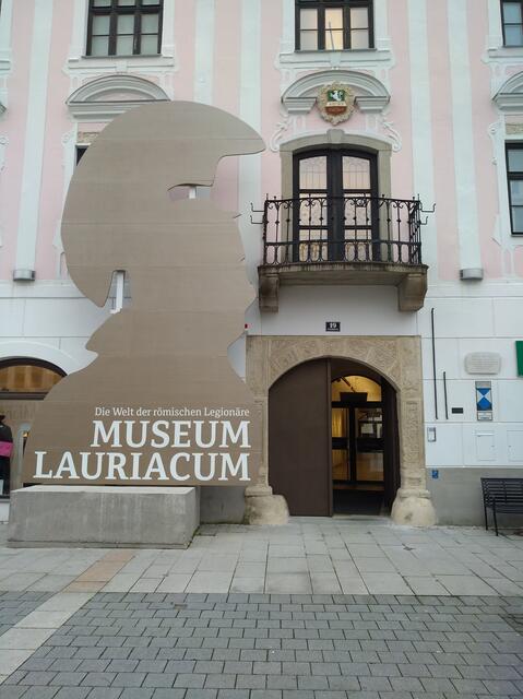 Bei schlechtem Wetter bietet sich ein Besuch in einem Museum der Region an. | Foto: Museum Lauriacum