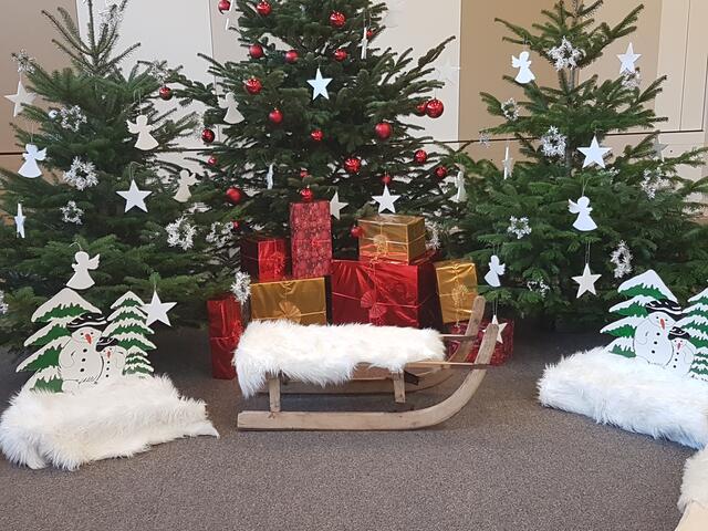 Am Adventmarkt beginnt Weihnachten. | Foto: Gemeinde Ernsthofen