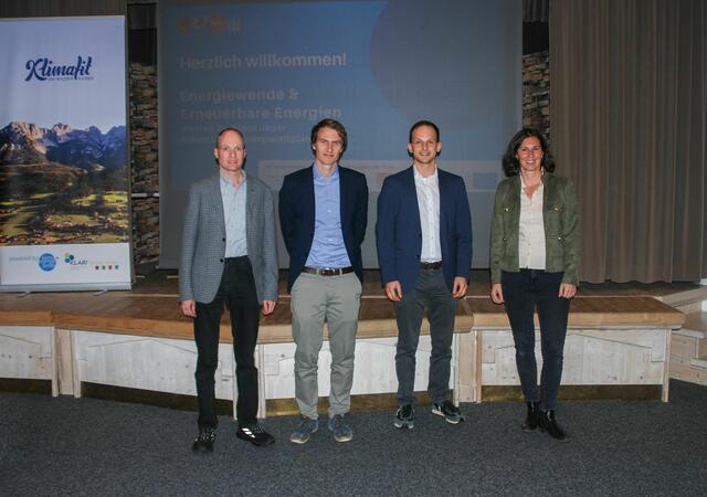 Vortragende Klaus Jäger, Philipp Ortmann, Bernhard Mayr mit Caro Felder (KLAR! Managerin v.l.) | Foto: Planungsverband 30 Wilder Kaiser