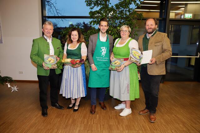 Präsentierten „Steiermark genießen“: Hubert Lang, Karin Kohl, Lukas Schnitzer, Herbert Lebitsch und Michaela Mauerhofer (v.l.). | Foto: Alfred Mayer
