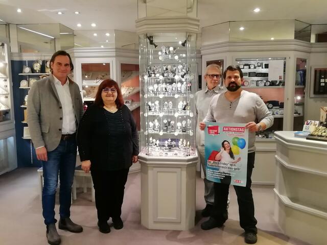 Bezirksstellenobmann Christian Bauer, Johanna, Josef und Stephan Lukas
 | Foto: WKNÖ