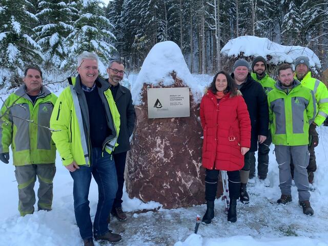 Bürgermeister Christian Haider (3.v.l.) von der Marktgmeinde Admont hat sich gemeinsam mit den Anrainern kürzlich vor Ort ein Bild von der Situation gemacht.
 | Foto: Gemeinde Admont