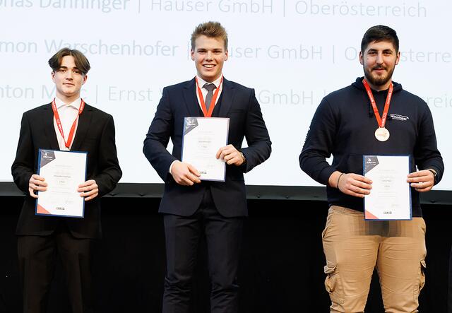 Kälte- und Klimatechnik: Gold für Jonas Danninger (Hauser GmbH), Silber für Simon Warschenhofer (Hauser GmbH) und Bronze für Anton Misic. | Foto: SkillsAustria