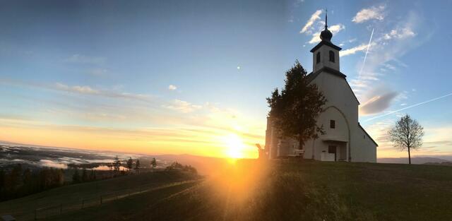 Die katholische Filialkirche hl. Wolfgang - kurz "Wolfgangikirche" steht in Hollenegg. | Foto: Bernadette Resch