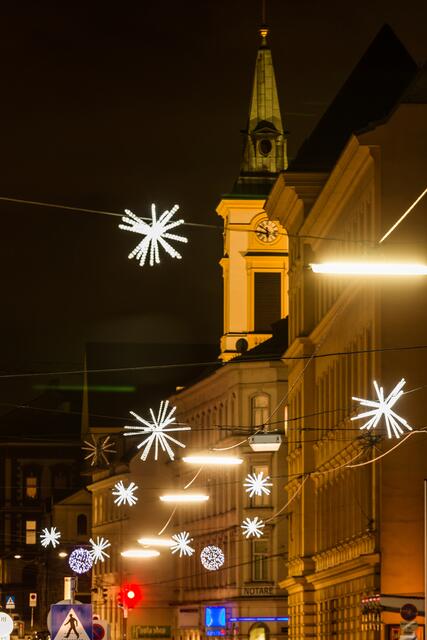 Die Weihnachtsbeleuchtung in der Kalvarienberggasse. | Foto: Christian Steinbrenner