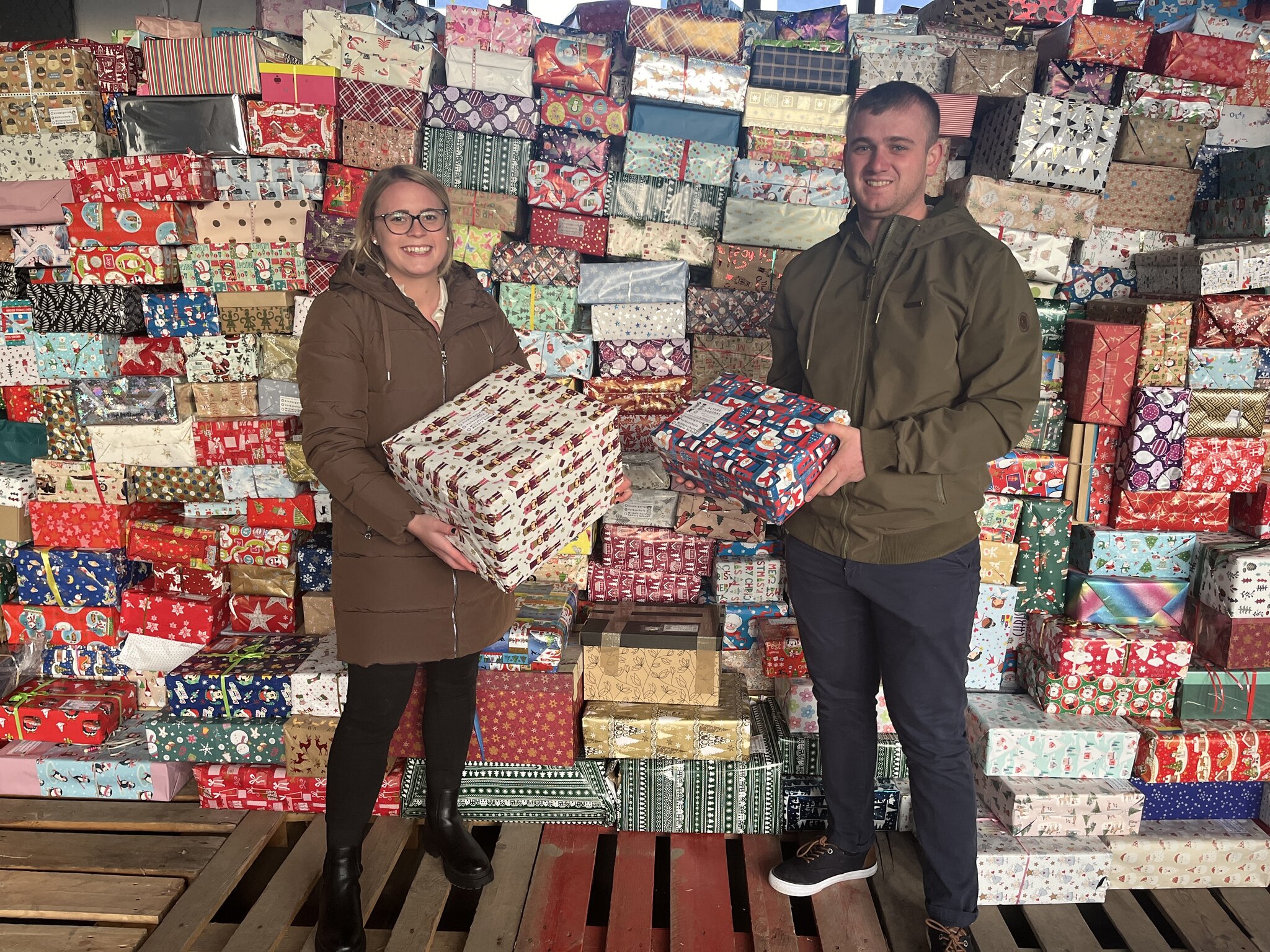 Drachenspaß am Fenster: Ausmalbilder, die Kinderaugen zum Leuchten bringen!