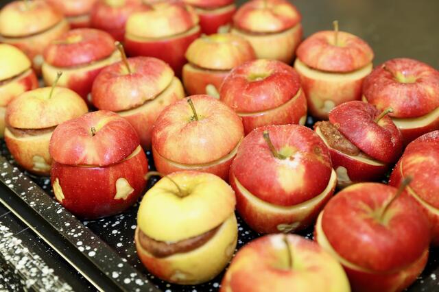 Ein Potpourri rund um den Apfel rundete das viergängige Menü ab. | Foto: Alfred Mayer