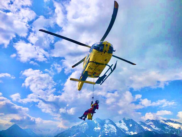Teil der Ausbildung: Der Kirchbacher im tirolerischen Hintertux bei einer Bergung mit dem variablen Tau | Foto: Christophorus 7