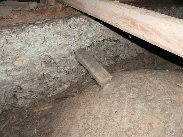 Das Alter des Holzbalkens wurde nun bestimmt. Das sagt nur leider nichts über das Alter der Mauern aus. | Foto: Privat