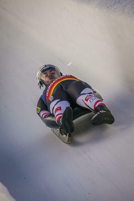 Mit bis zu 140 Kilometern pro Stunde gehts durch den Eiskanal. | Foto: Salzburger Landesrodelverband