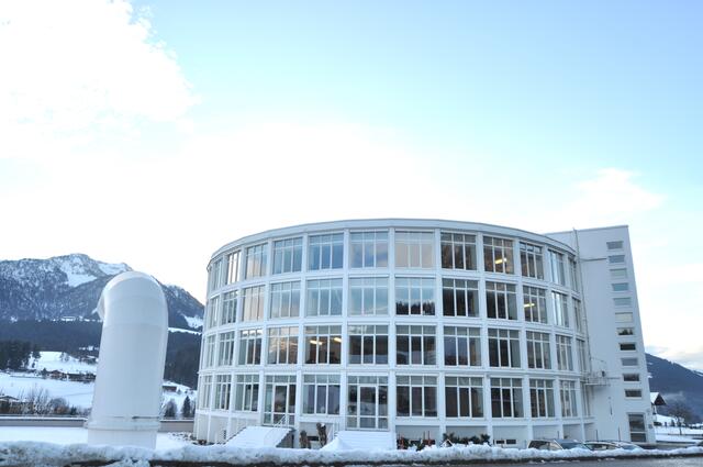 Markante Landmark in Fieberbrunn: Sitz der Gebro Pharma. | Foto: Kogler