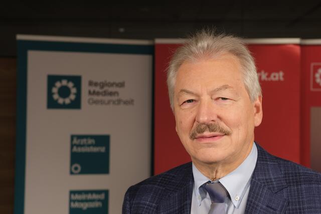 Dieter Eschberger, leitender Arzt bei der Allgemeinen Unfallversicherungsanstalt (AUVA): Die Menschen sind müde eine Maske zu tragen, die Angst vor Covid und anderen Krankheiten sei verschwunden, aber: Es sei eine "Hausverstand"-Frage, Maske zu tragen.  | Foto: Roland Ferrigato