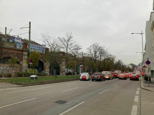 Bis zu vier Fahrspuren gibt es. | Foto: Bernd Sommer