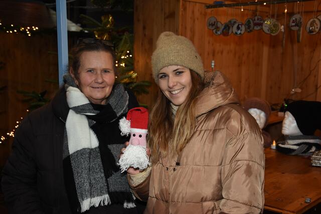 Petra und Nadine Rotter (v.l.) befinden sich unter den Ausstellern.