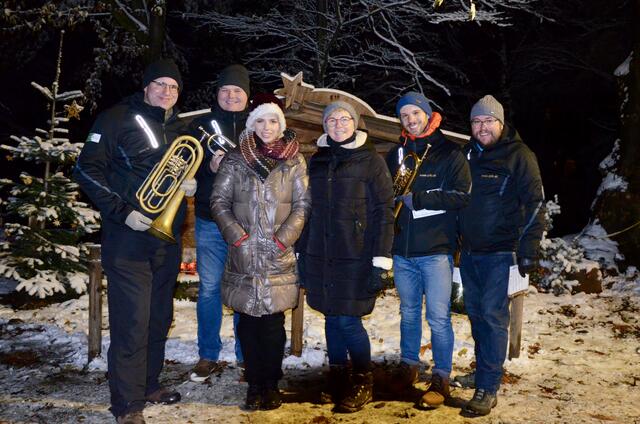 Bläserquartett Quadra Buckliga mit Bürgermeistern von Seebenstein Marion Wedl und Tochter Mara | Foto: Elisabeth Peinsipp 
