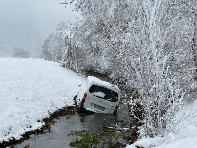 Auf der Flucht kam es noch zu einem Unfall. | Foto: ZOOM.TIROL