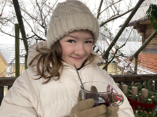 Maria´s Adventkranz ist fertig - verdienter Tee