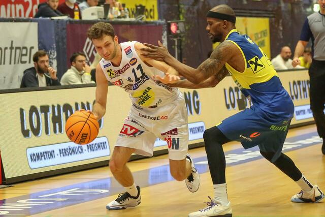 Chancenlos waren die OCS Swans Gmunden in der Begegnung mit UBSC Graz. | Foto: Kienesberger