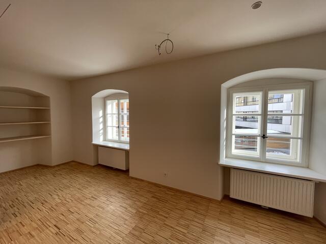 Wunderschöne neue Zimmer im Spannungsfeld zwischen Alt und Neu.