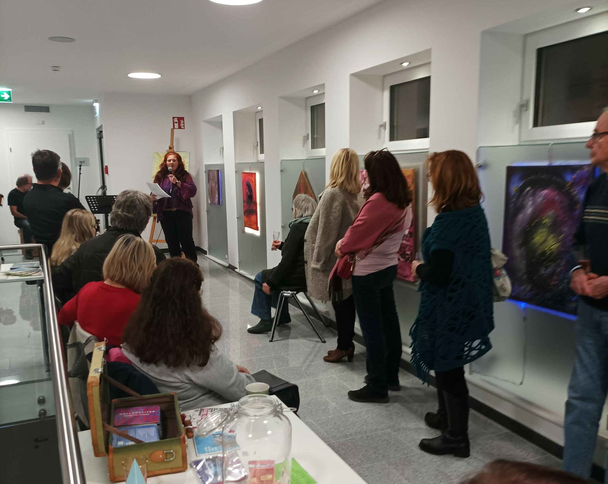 Bilder-Texte-und-Musik-im-G-ssinger-Rathaus-Foyer